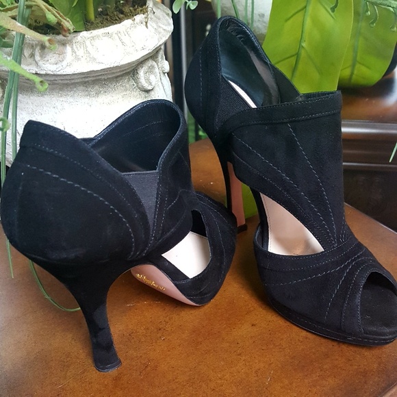 Prada 👀Suede Shoes - Picture 2 of 7